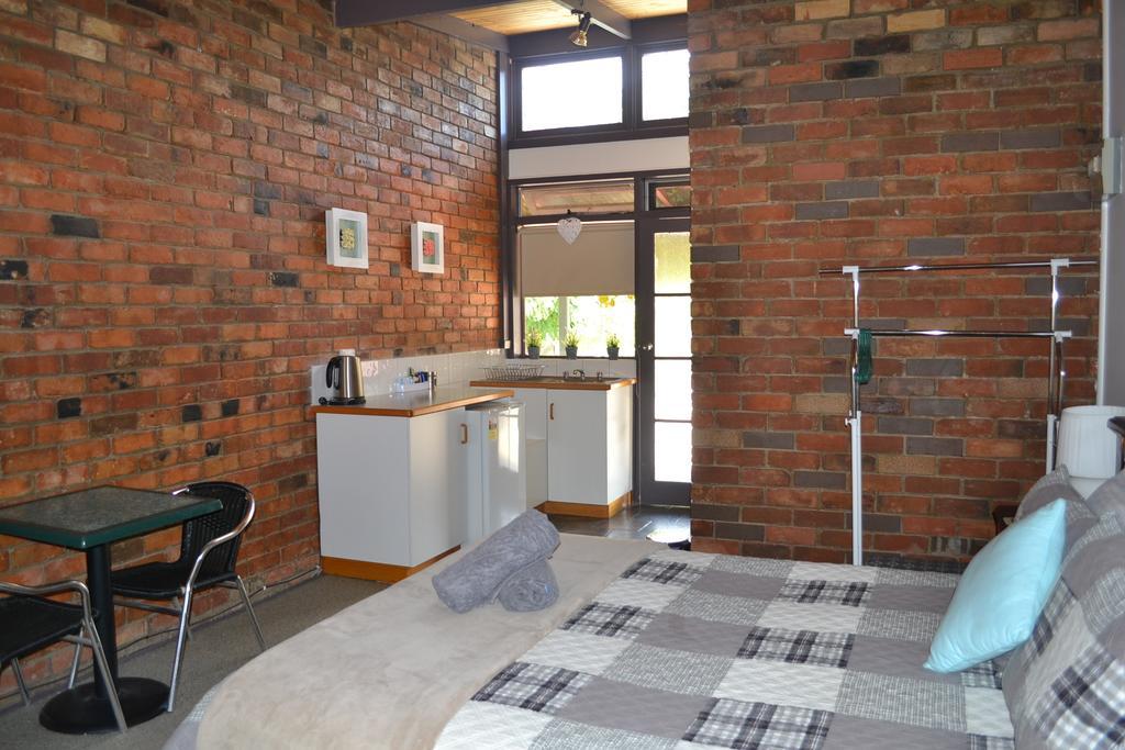 Colonial Bank Motel Omeo Chambre photo