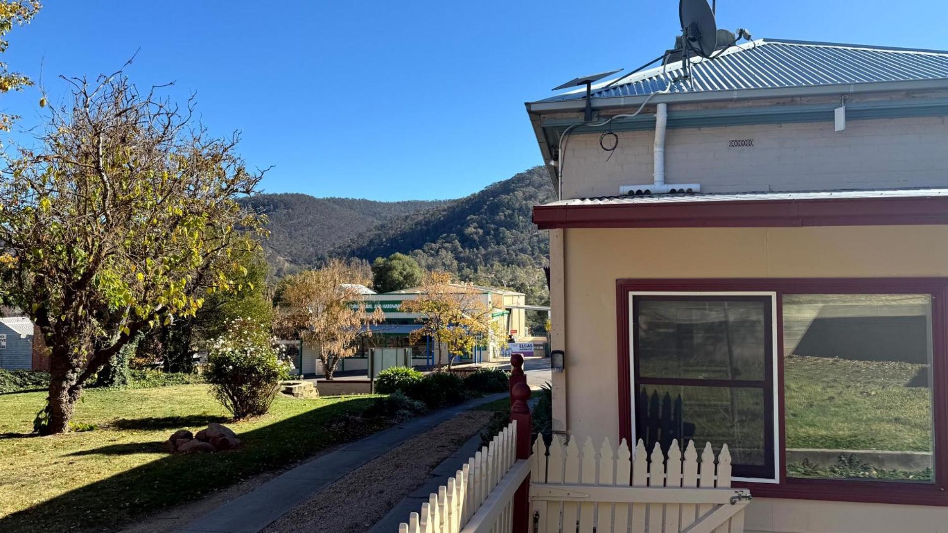Colonial Bank Motel Omeo Extérieur photo